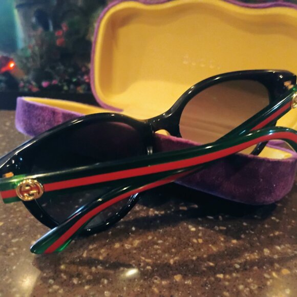 Like New Gucci sunglasses with case - Picture 4 of 10